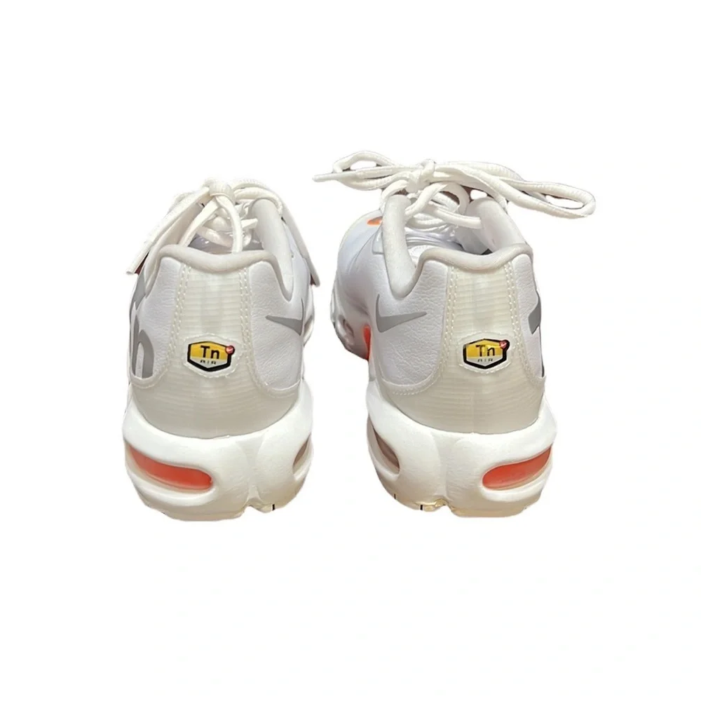 Nike Air Max Plus TN SE Big Logo White Silver Sneakers Size 8